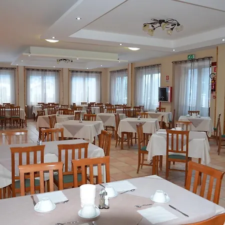 Pineta Hotel 3*