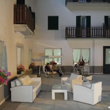 Hotel Pineta 3*