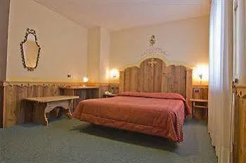Hotel Pineta 3*