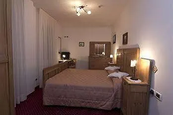 Otel Pineta 3*