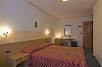 Отель Pineta 3*